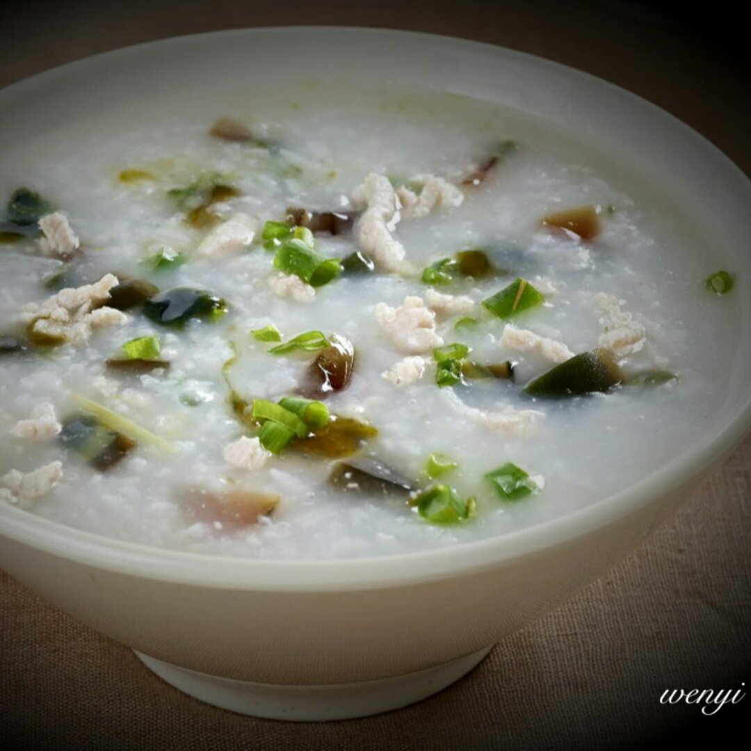 喵_小猫咪做的皮蛋瘦肉粥