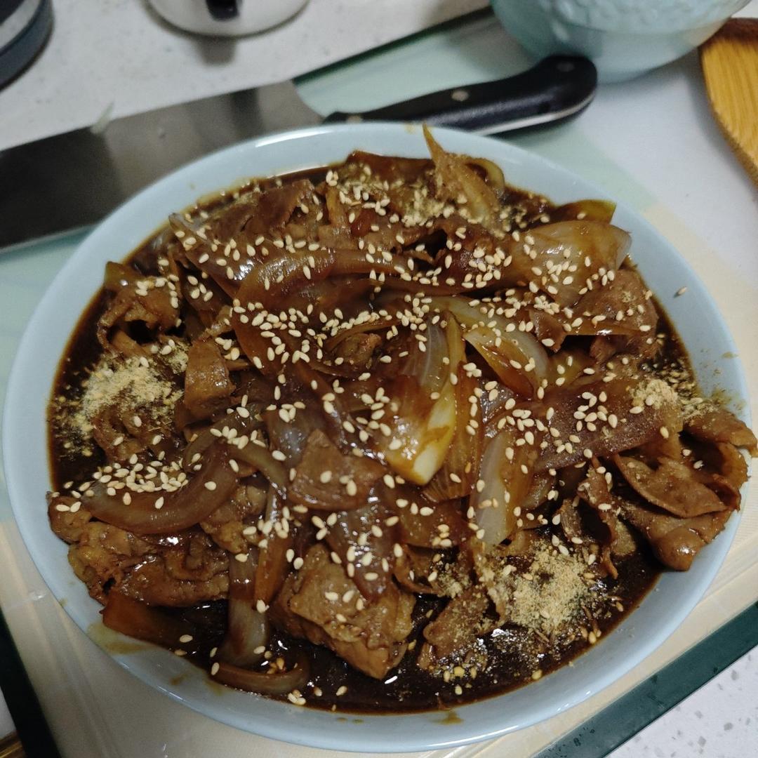好吃到舔盘的秘制洋葱炒肥牛卷！拌饭巨香