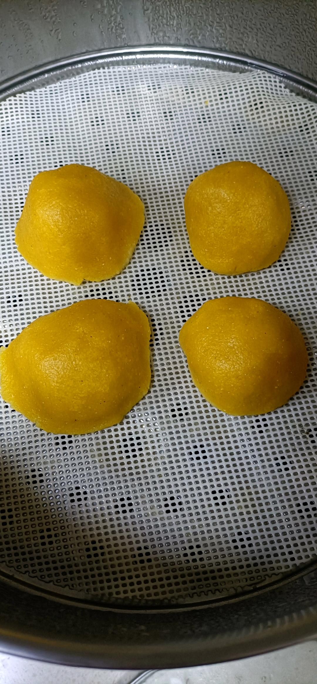 纯玉米面窝窝头(烫面.不发酵)