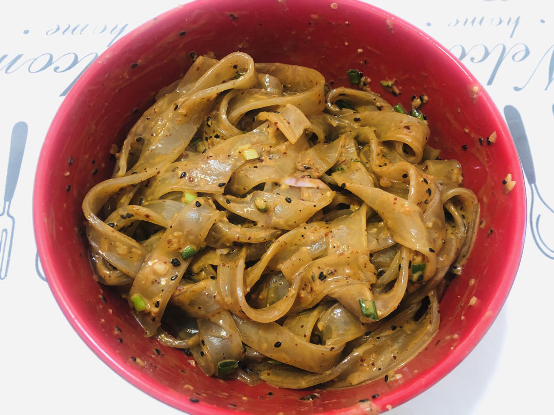 秒杀小夜市的麻酱流汁宽粉