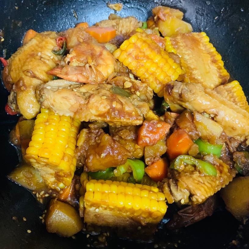 焖锅鸡翅大虾煲
