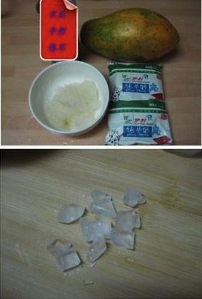 冰糖银耳牛奶炖牛瓜的做法 步骤1