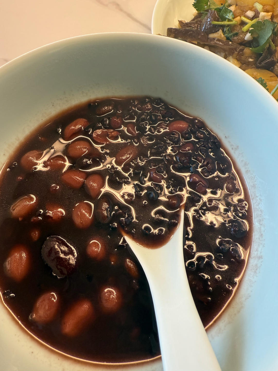 月子餐|养气血促进铁吸收的黑豆杂粮粥