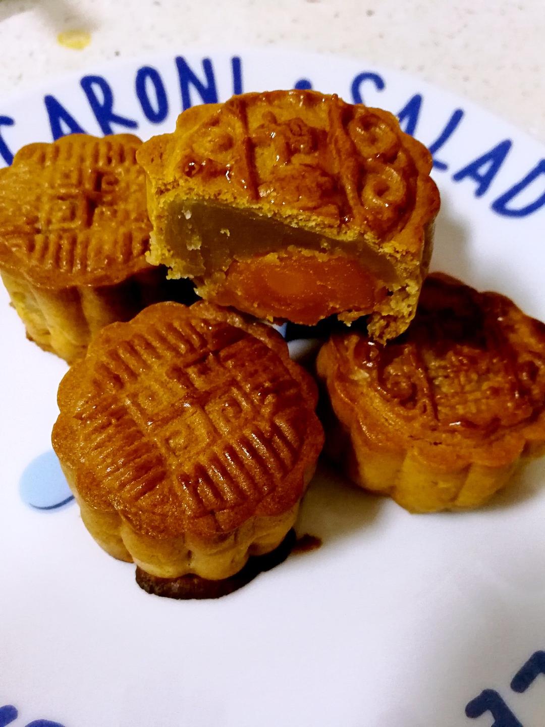 广式月饼——蛋黄莲蓉月饼