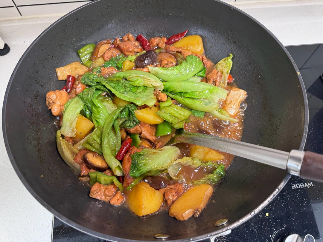 好吃到原地爆炸的黄焖鸡