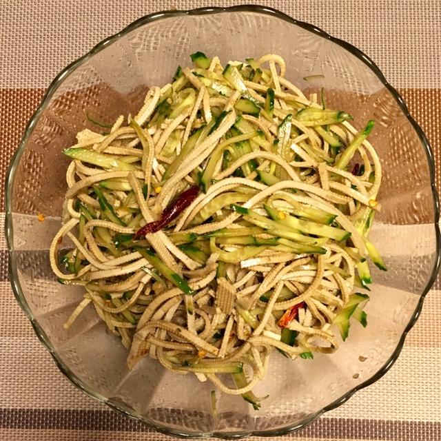 大蚂蜂-9做的凉拌黄瓜豆腐丝