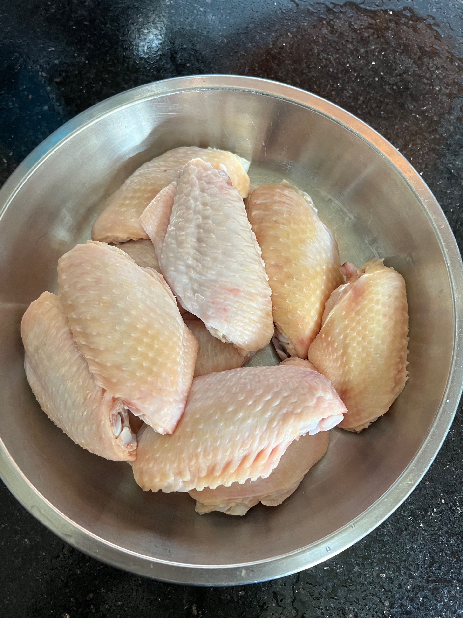 香煎盐焗鸡翅的做法 步骤1