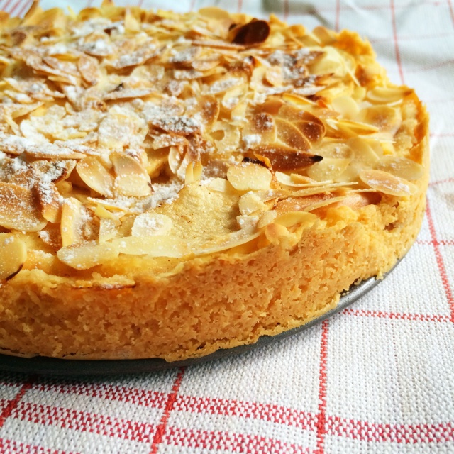 奇怪国与阿里斯做的appletart苹果塔