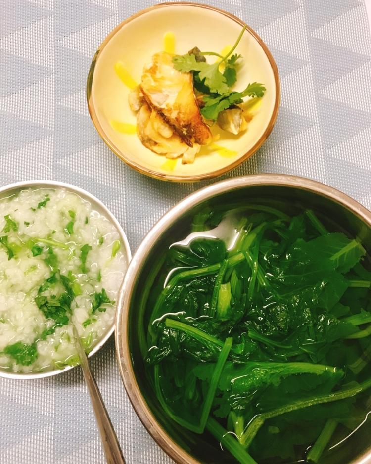 galsㄟjiêポ做的皮蛋春菜汤