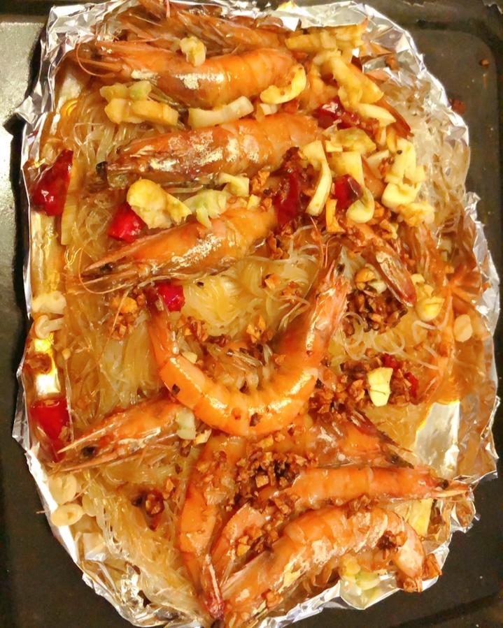 蒜蓉金针菇烤花蛤虾