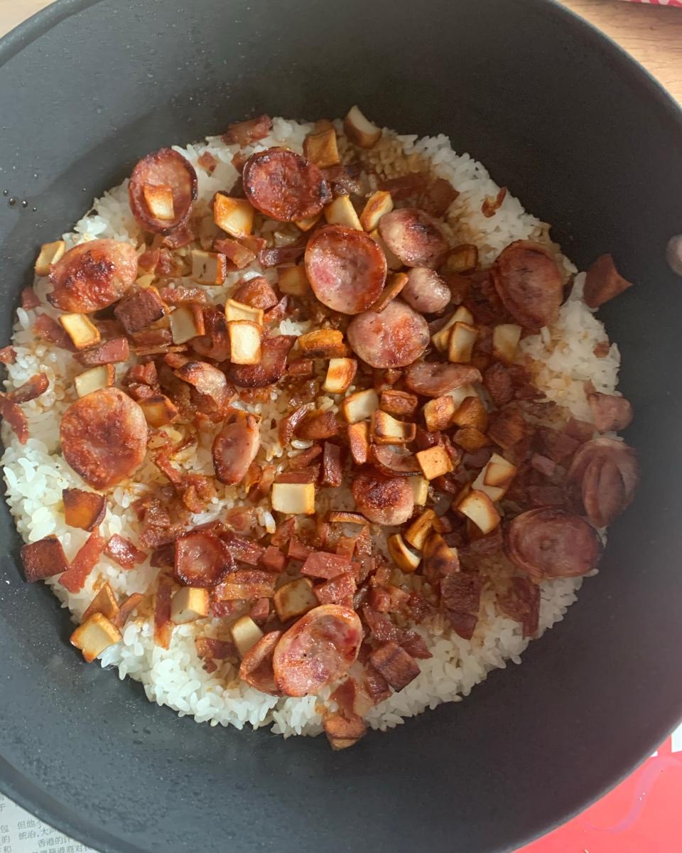 香肠煲仔饭