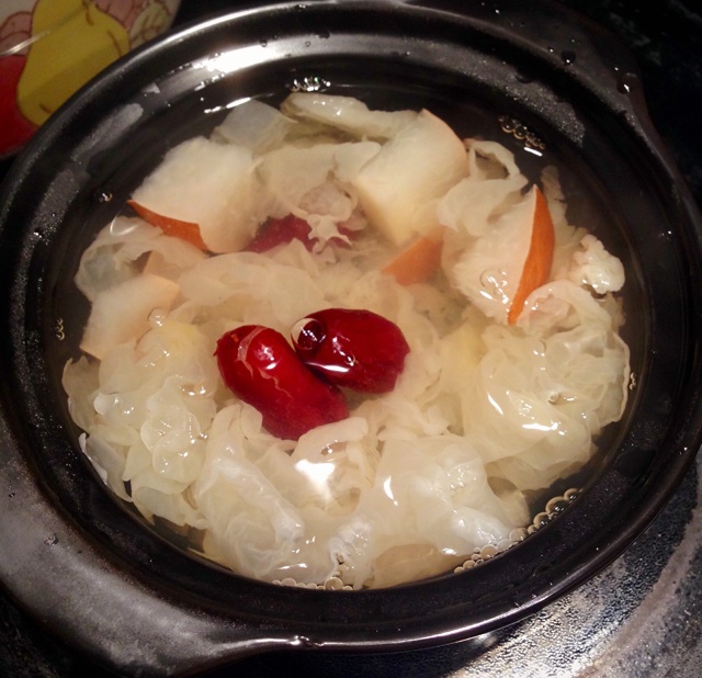 冰糖雪梨银耳汤