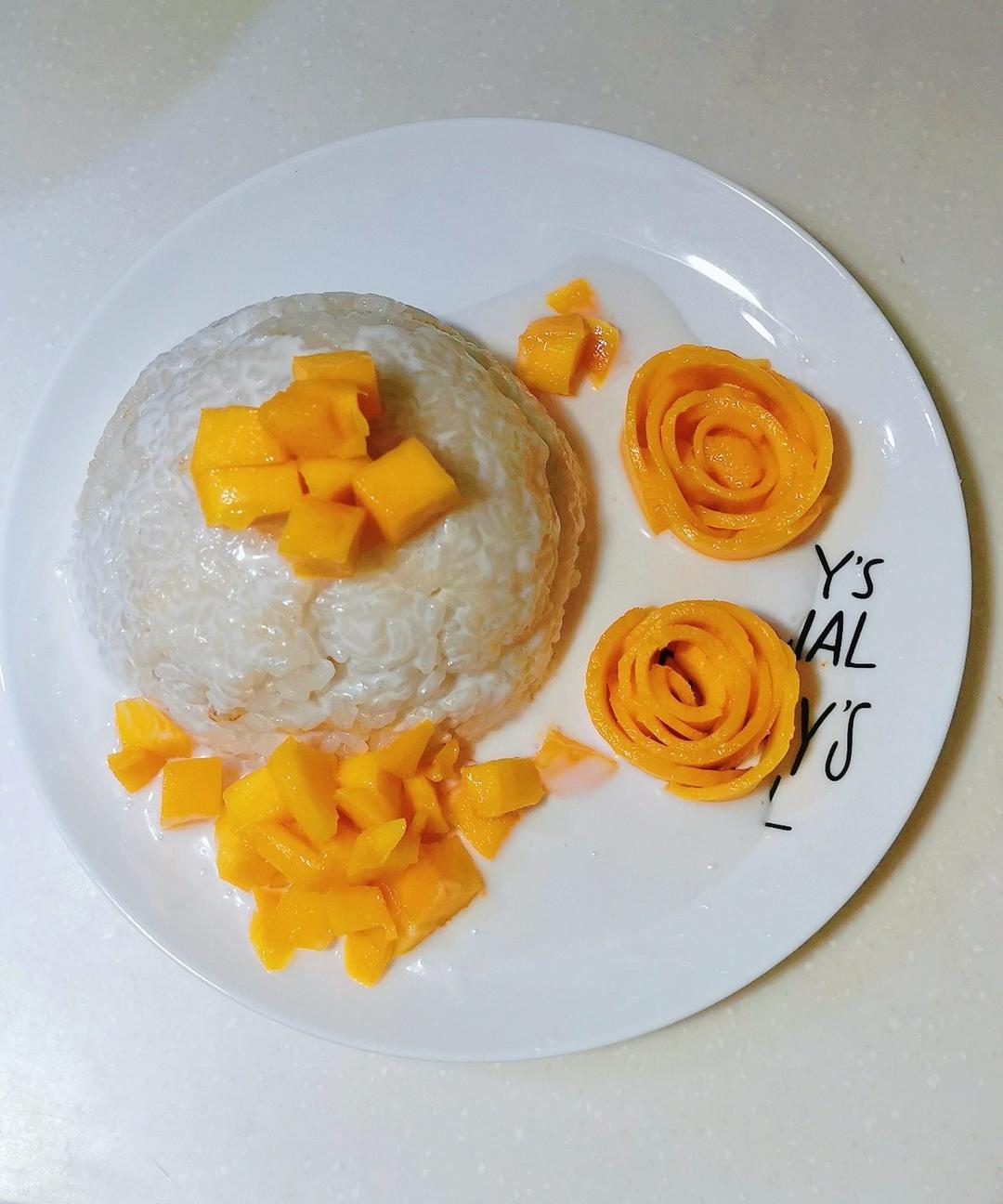 椰浆芒果糯米饭