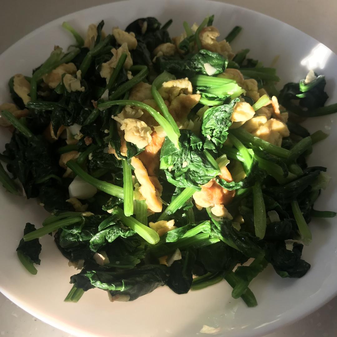 菠菜炒鸡蛋