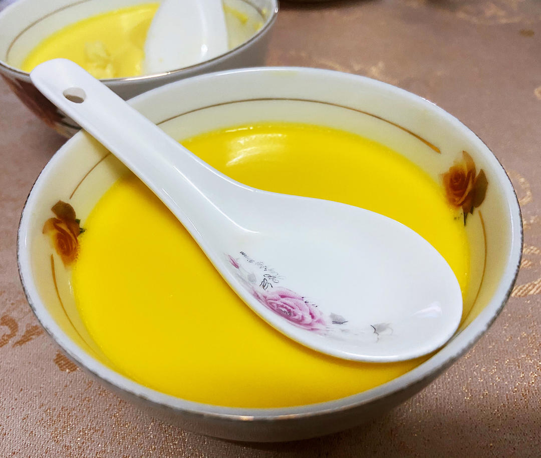 鲜奶炖蛋-超级香滑的夏日甜品