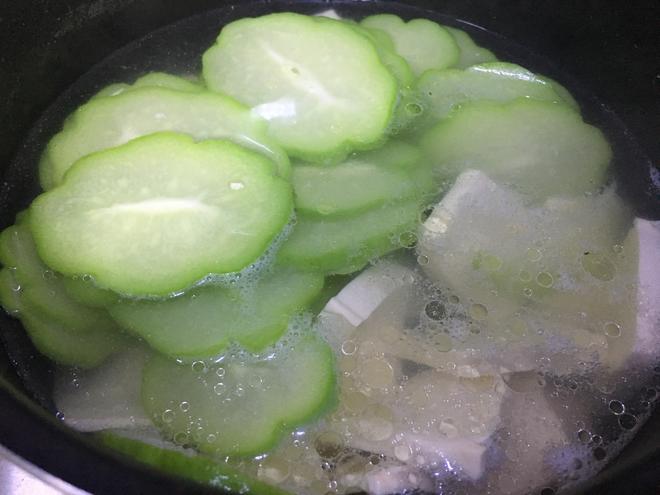 减脂餐：佛手瓜豆腐汤的做法