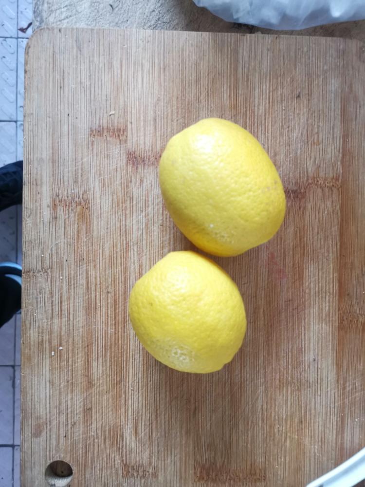 🍋清凉一夏——零热量的柠檬水🍋的做法 步骤1