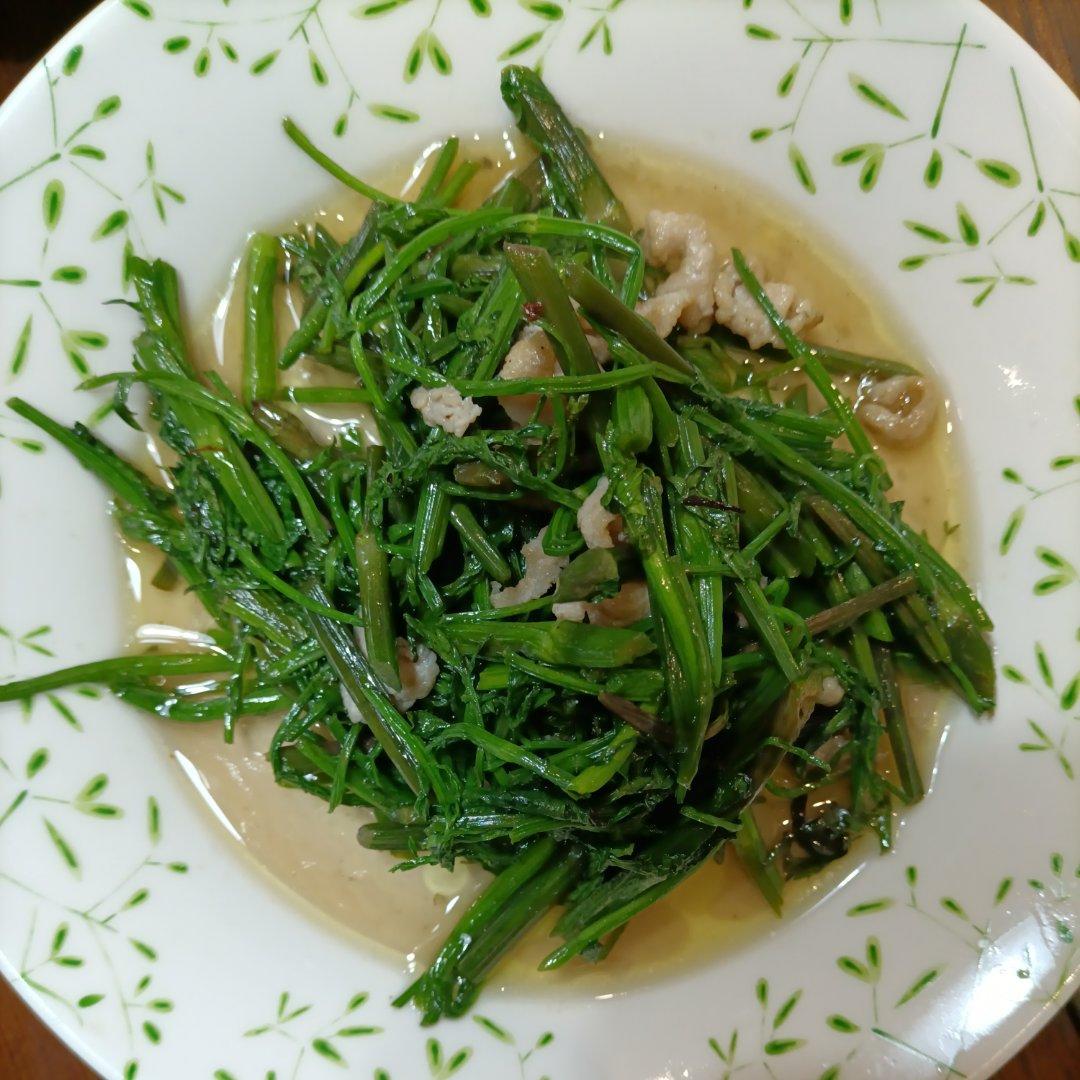 水芹菜炒肉