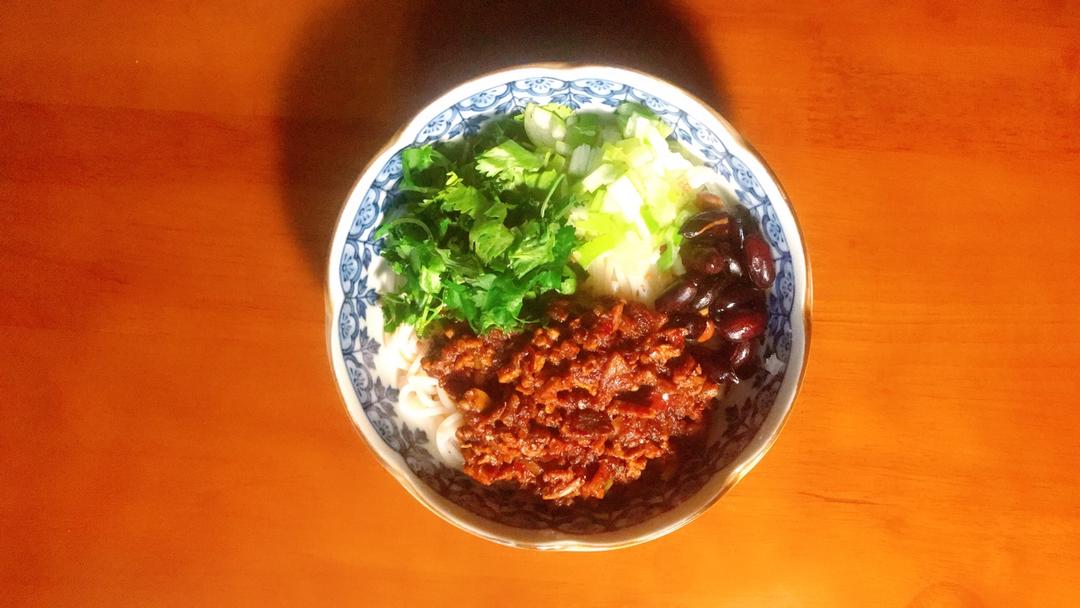 歹歹的新疆拌米粉