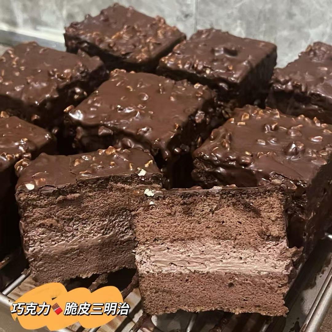 巧克力脆皮三明治蛋糕|简直不要太好吃‼️