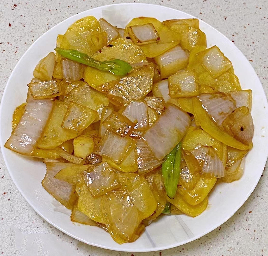 洋葱炒土豆片