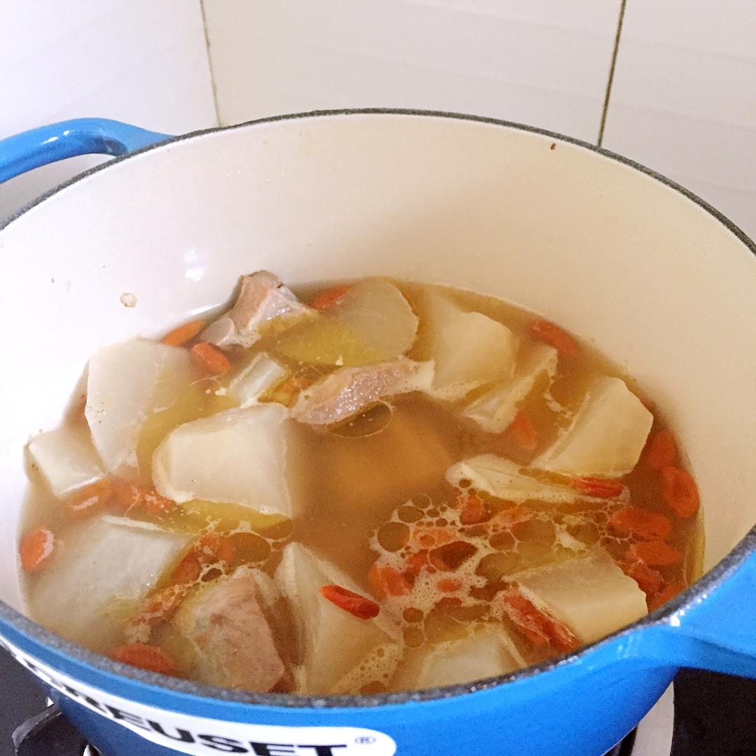排骨萝卜汤