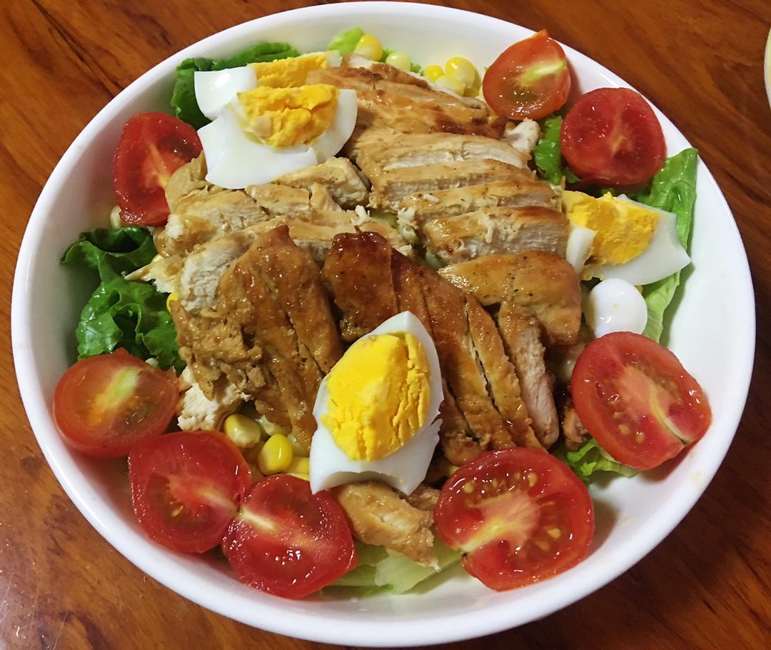 鸡胸肉面包鸡蛋水果沙拉#太阳谷菜谱#