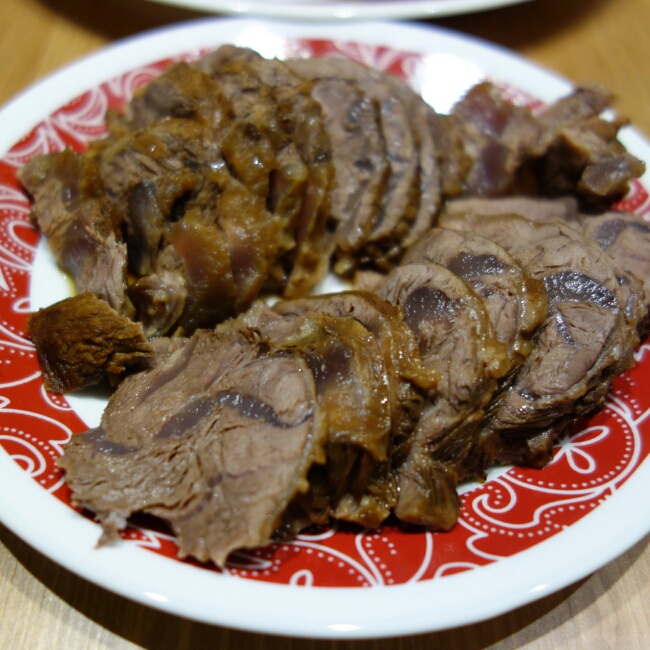 芝麻核桃香做的香卤牛肉