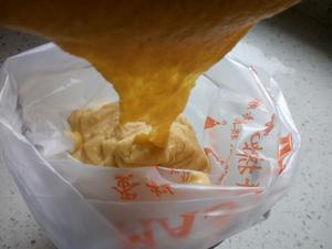 玉米面蛋黄饼儿的做法 步骤4