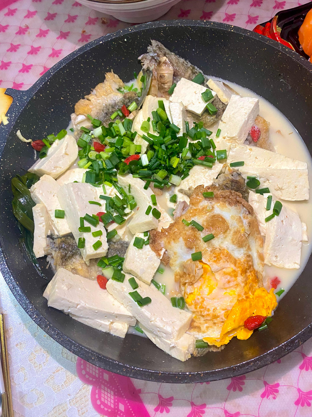 奶白鲫鱼豆腐汤|一条鱼最后的温柔