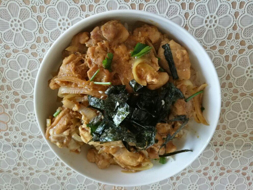 日式味曾鸡腿肉滑蛋盖饭