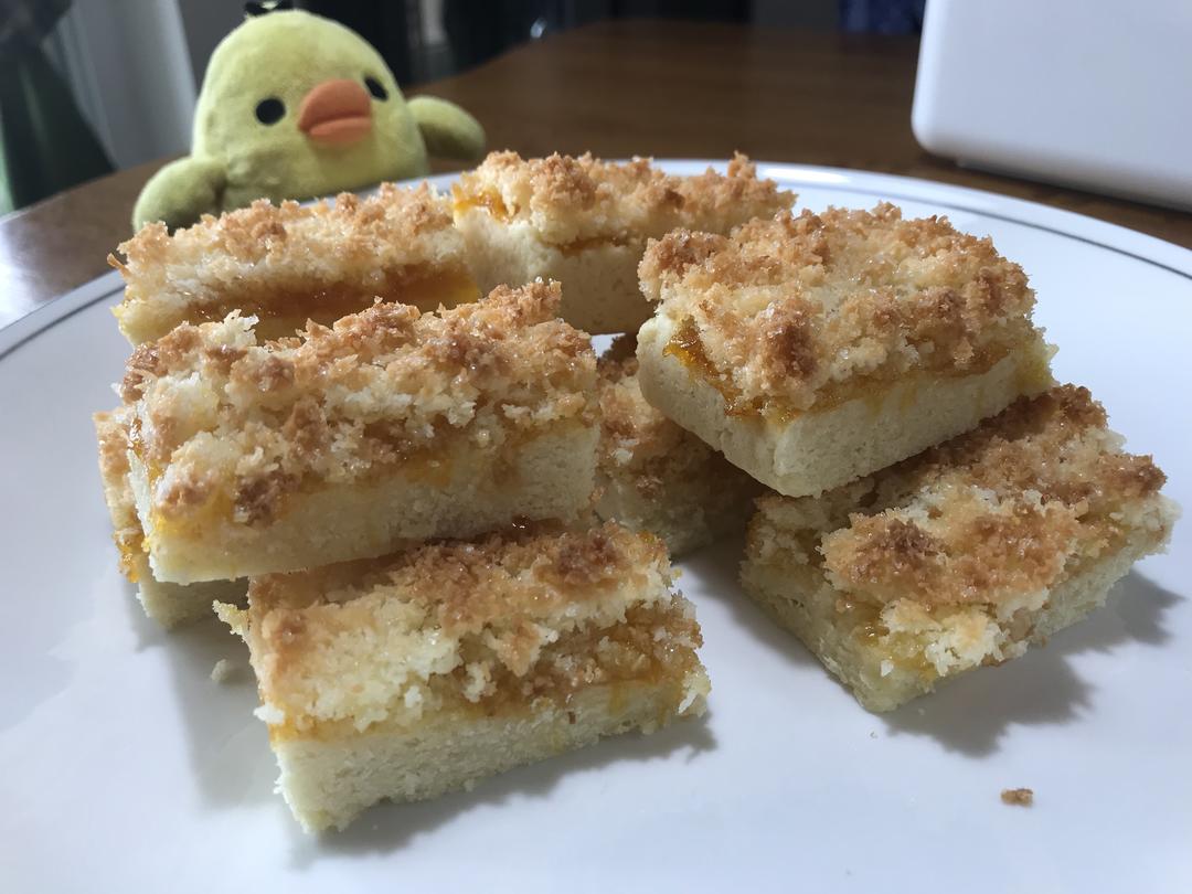 Apricot Coconut Slice椰丝甜杏蛋糕的做法