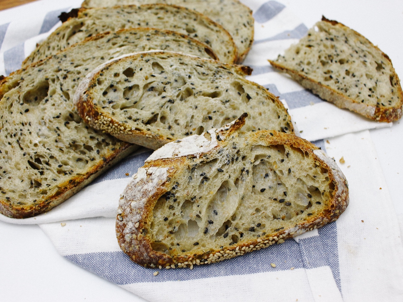 【Tartine Bread】天然酵种黑芝麻欧包