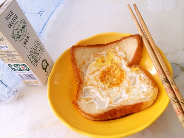 荷包蛋土司