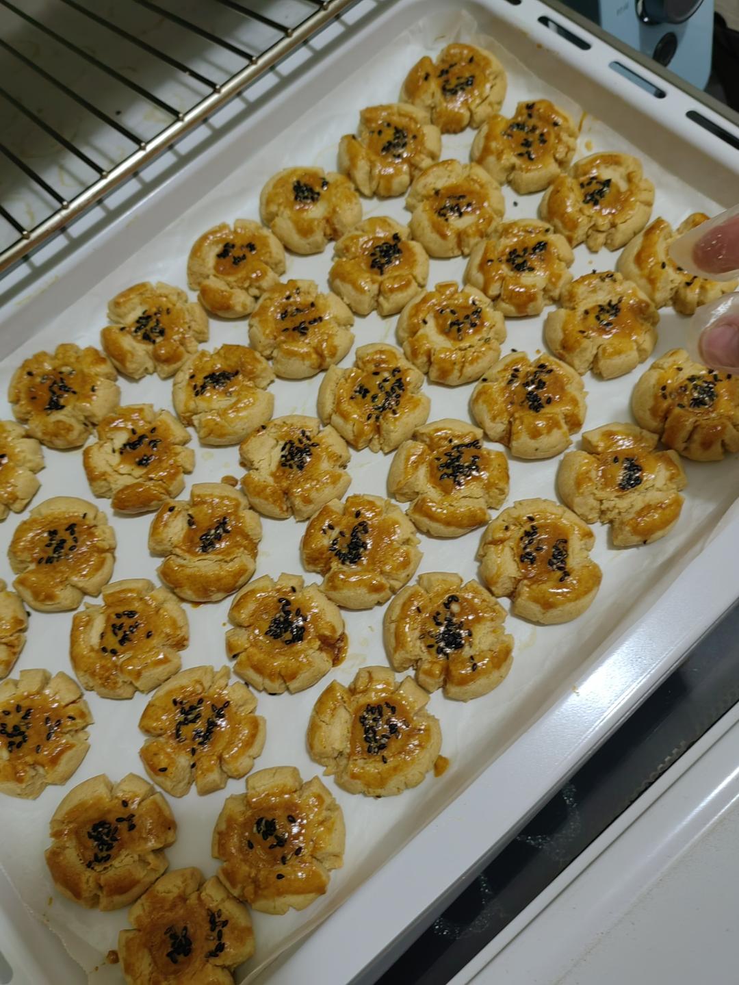 轻轻一按就碎掉的原味桃酥（不输猪油版）