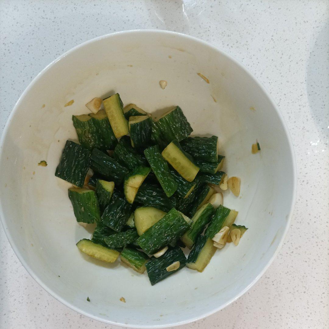 用料极简美味不减的凉拌黄瓜