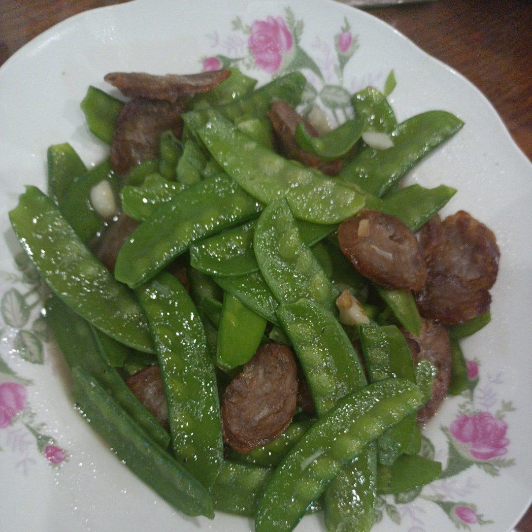 超脆爽的荷兰豆炒香肠