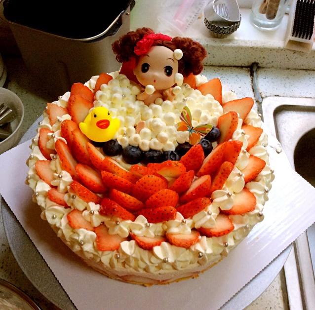 娃娃草莓慕斯蛋糕的做法