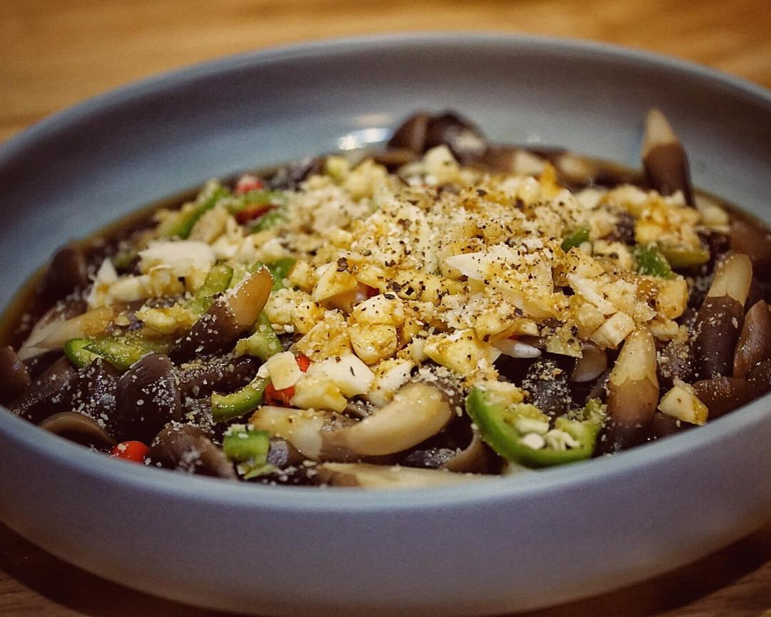 三步就OK的凉拌鸡纵菌的做法