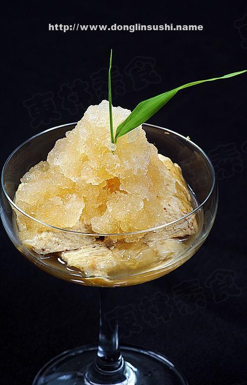 豆腐衣牛肝菌配松茸高汤冰砂的做法
