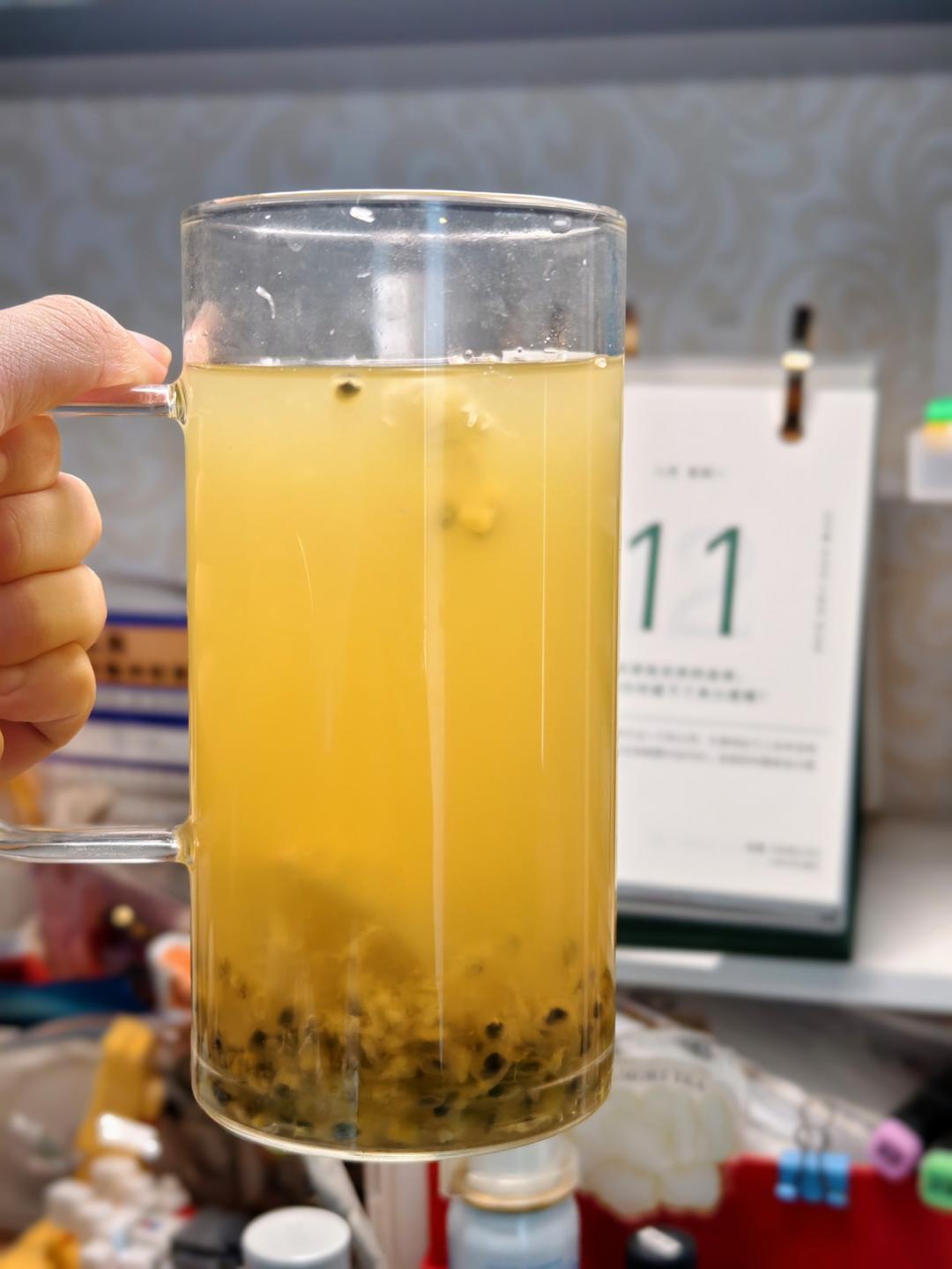 百香果的朴素吃法（百香果汁）