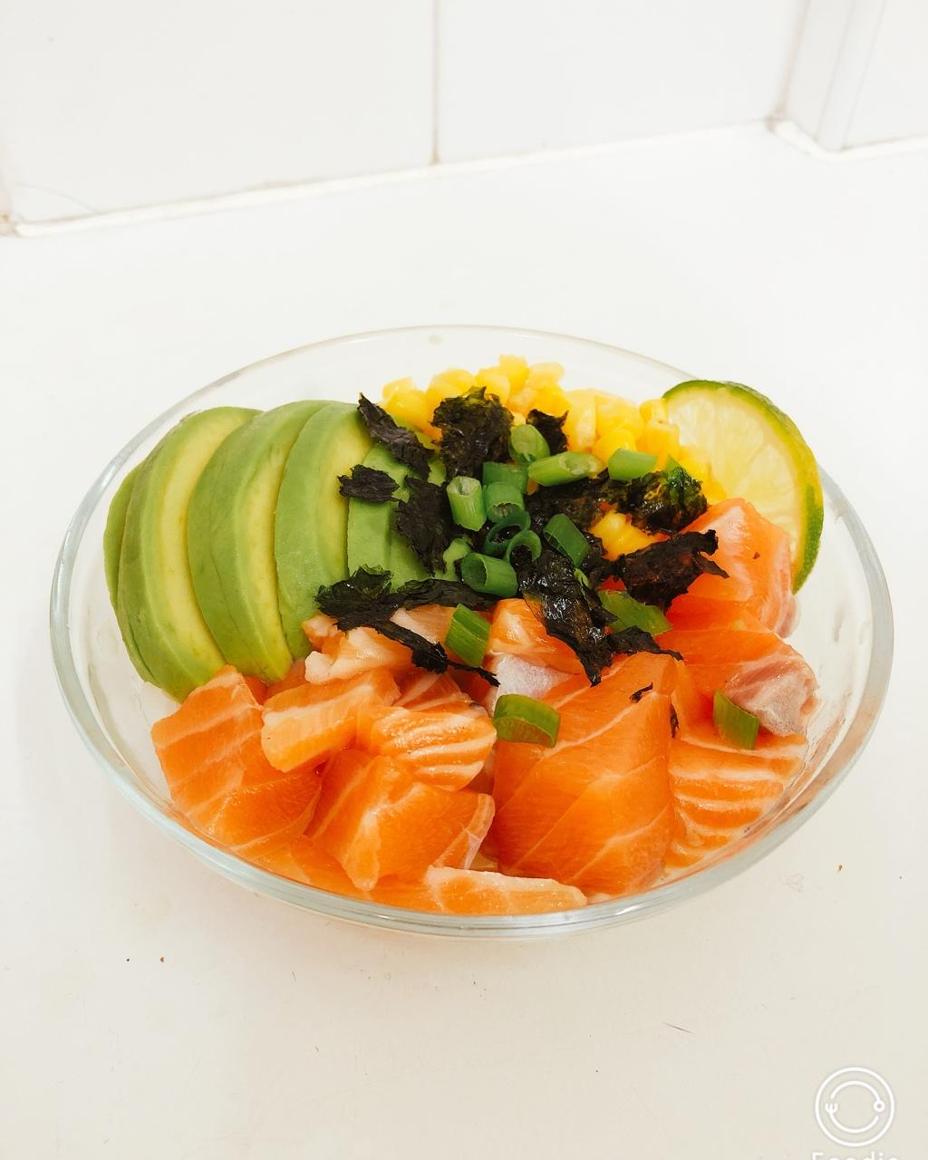 三文鱼牛油果盖饭，风靡夏威夷的Poke拌饭