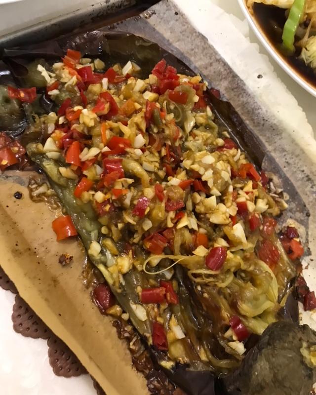 剁椒蒜蓉烤茄子