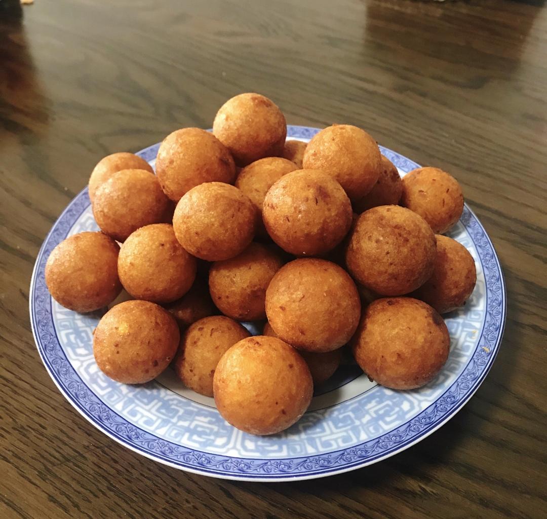 妈妈教炸的红薯丸子