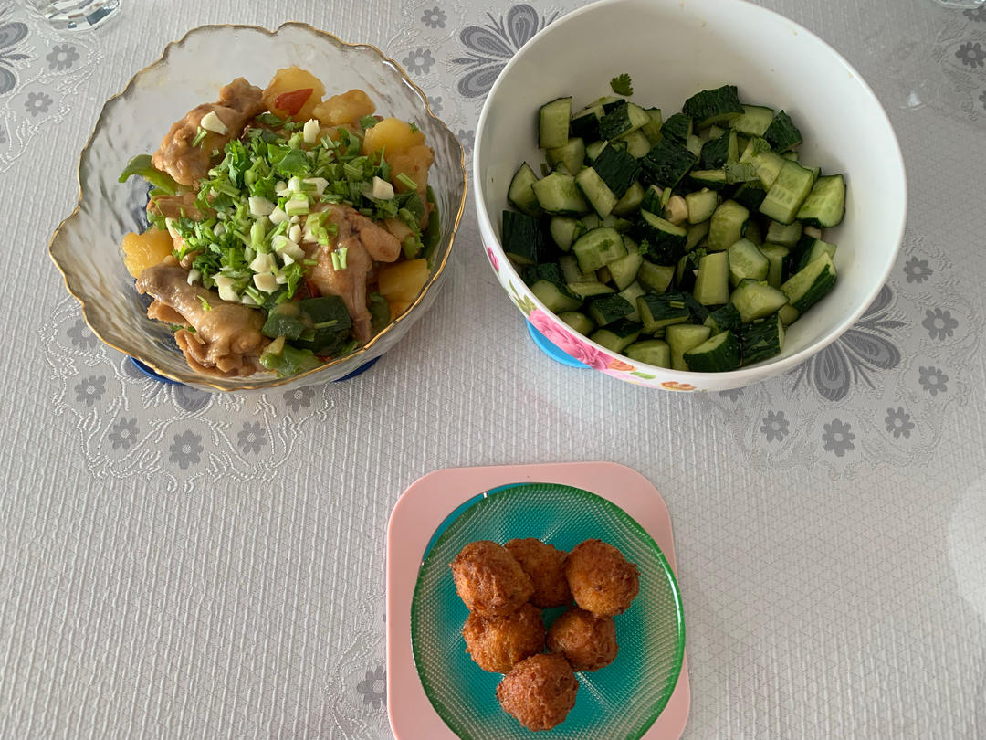 一屋，二人，三餐，四季