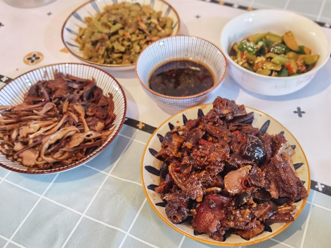 我家的小饭桌