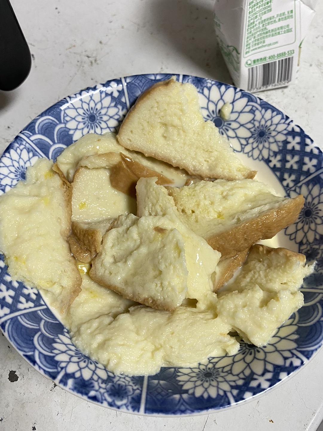 鸡蛋牛奶吐司布丁