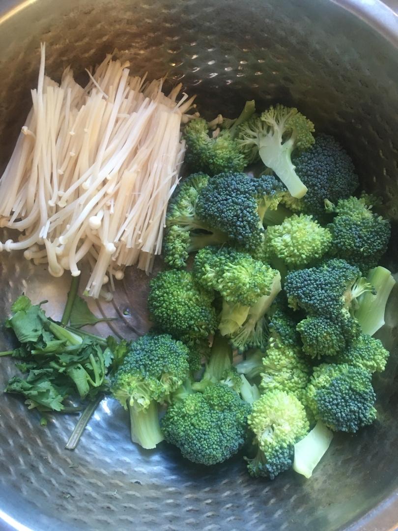 海底捞零失败宴客菜-鲜虾鸡翅排骨麻辣香锅