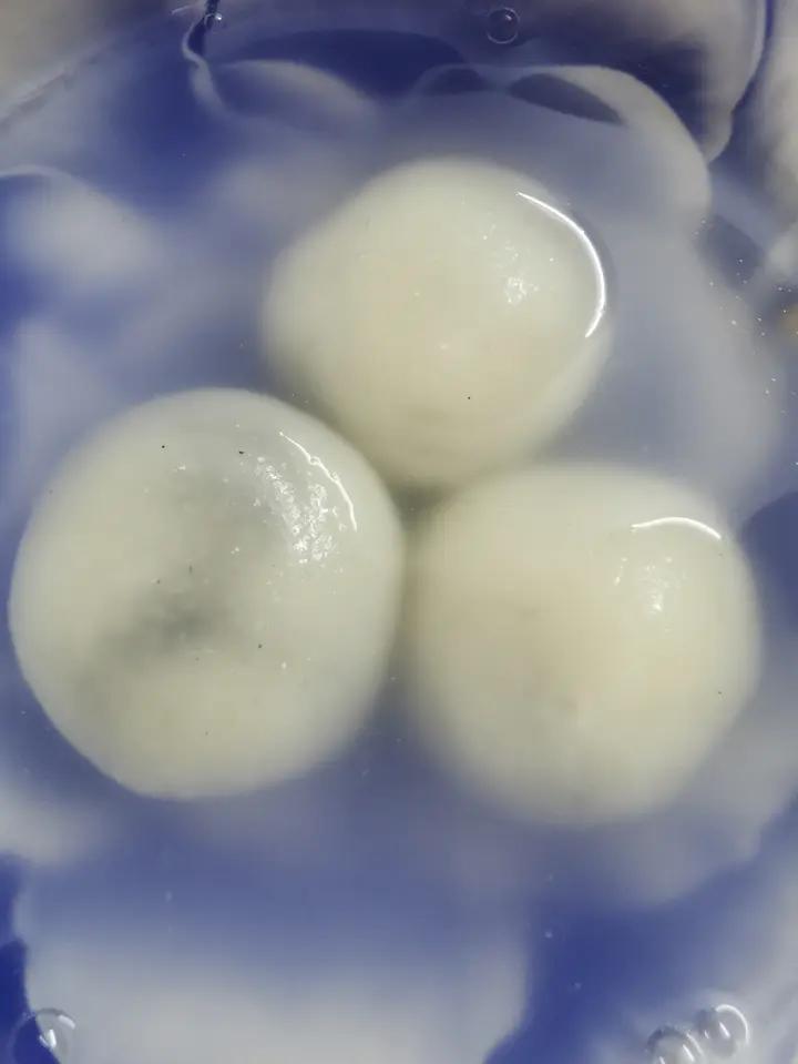 花生黑芝麻汤圆