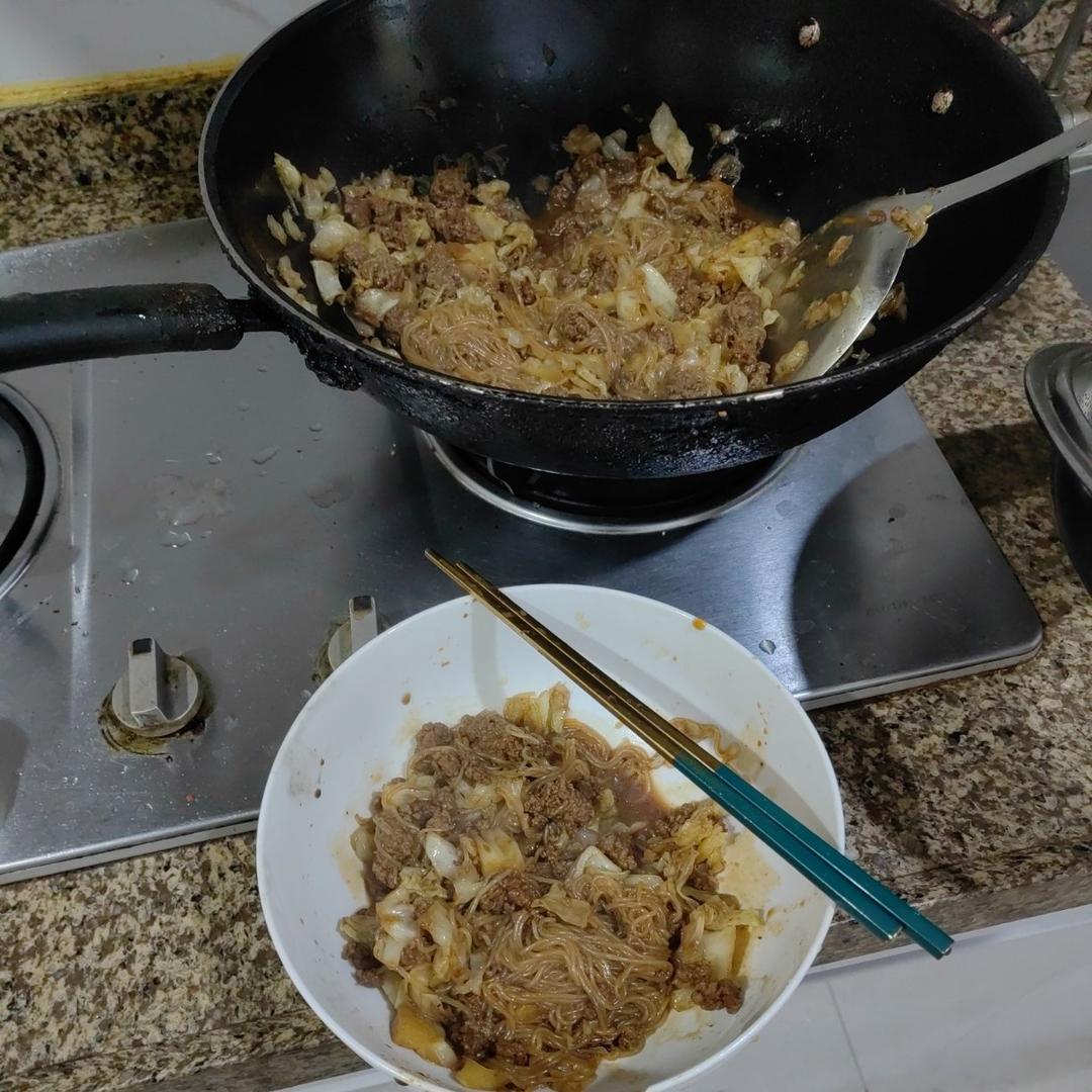 牛肉包菜炒粉丝